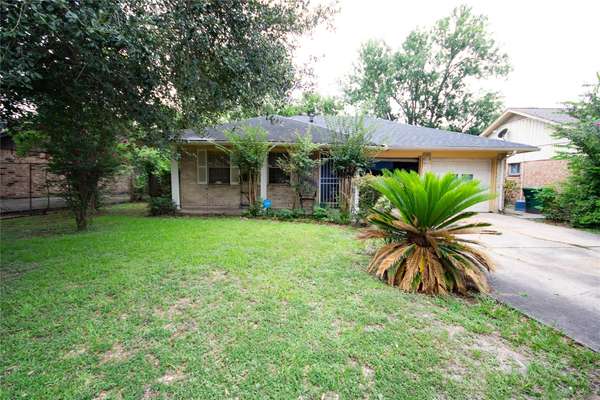 8442 Sterlingshire ST, Houston, TX 77078