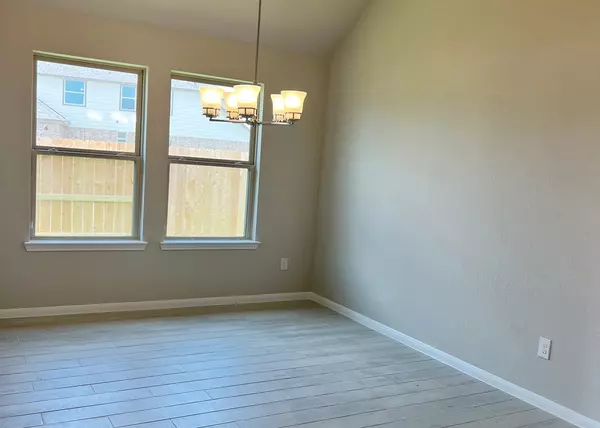 Mont Belvieu, TX 77523,9710 Colonial Downs DR