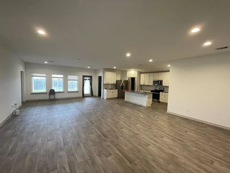 7015 Sunbreeze LN, Richmond, TX 77469