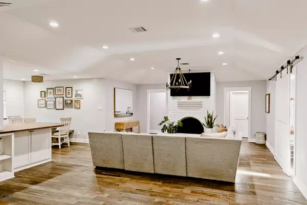 Sugar Land, TX 77478,3010 Broadmoor DR