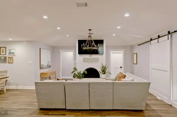 Sugar Land, TX 77478,3010 Broadmoor DR