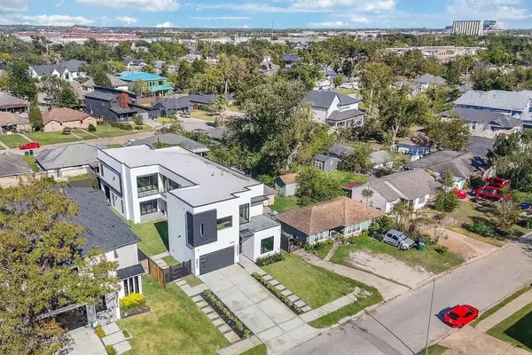 Houston, TX 77055,7218 Schiller ST