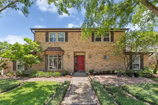 15922 Clearcrest DR, Houston, TX 77059
