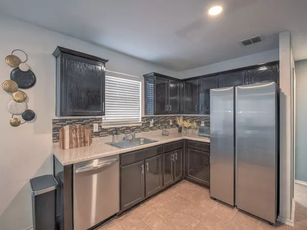 San Antonio, TX 78223,4007 Bur Oak PATH