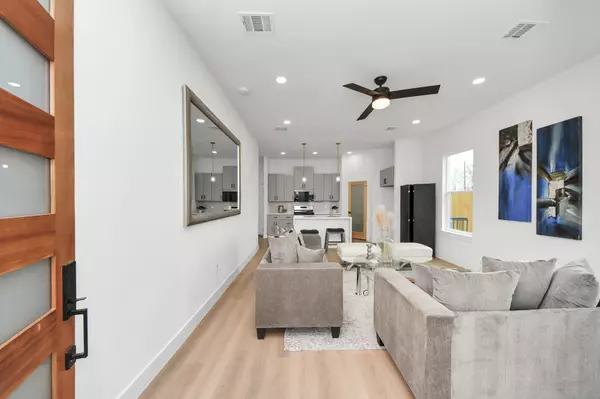 Houston, TX 77051,8815 Edgar ST