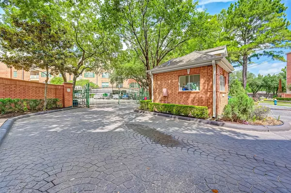 Houston, TX 77019,2111 Welch ST #B220