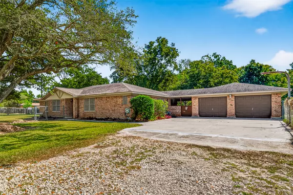 Santa Fe, TX 77510,12021 7th 1/2 ST