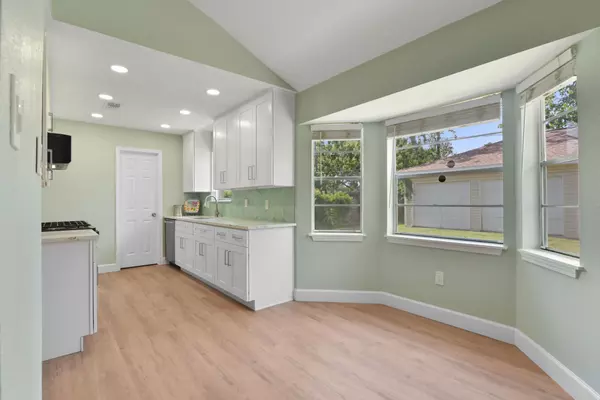 Kemah, TX 77565,2206 Sierra ST