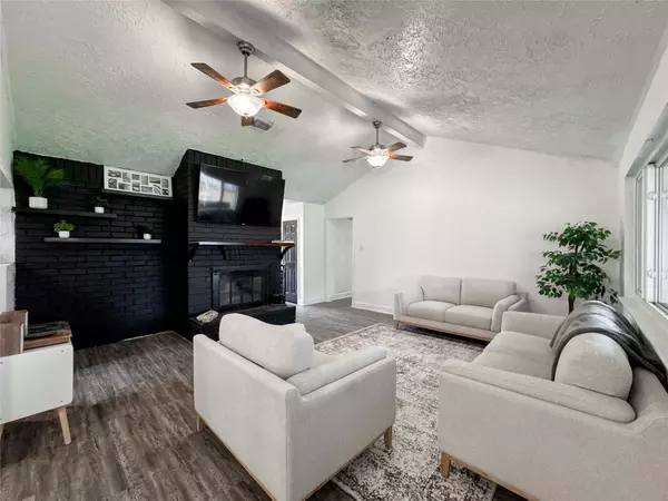 La Porte, TX 77571,9738 Rustic Gate RD