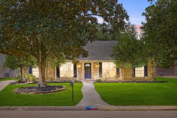 8222 Middlebury LN, Houston, TX 77070