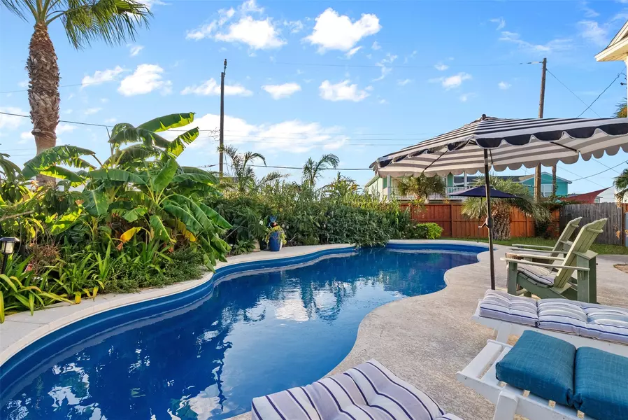 16700 Captain Bligh RD, Jamaica Beach, TX 77554