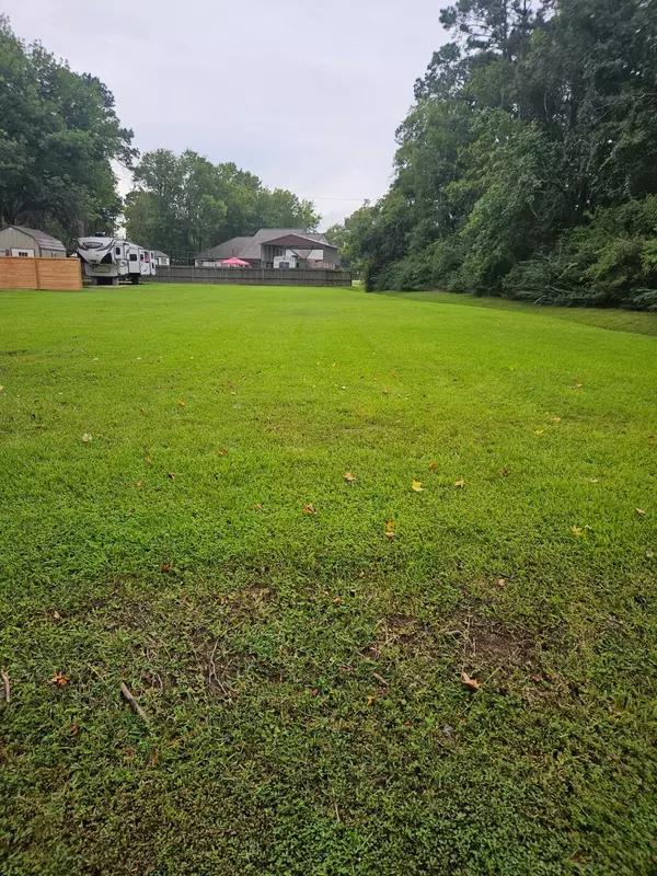 2206 Hickory Manor DR, Huffman, TX 77336
