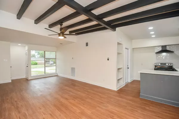 Houston, TX 77045,2706 Knotty Oaks TRL