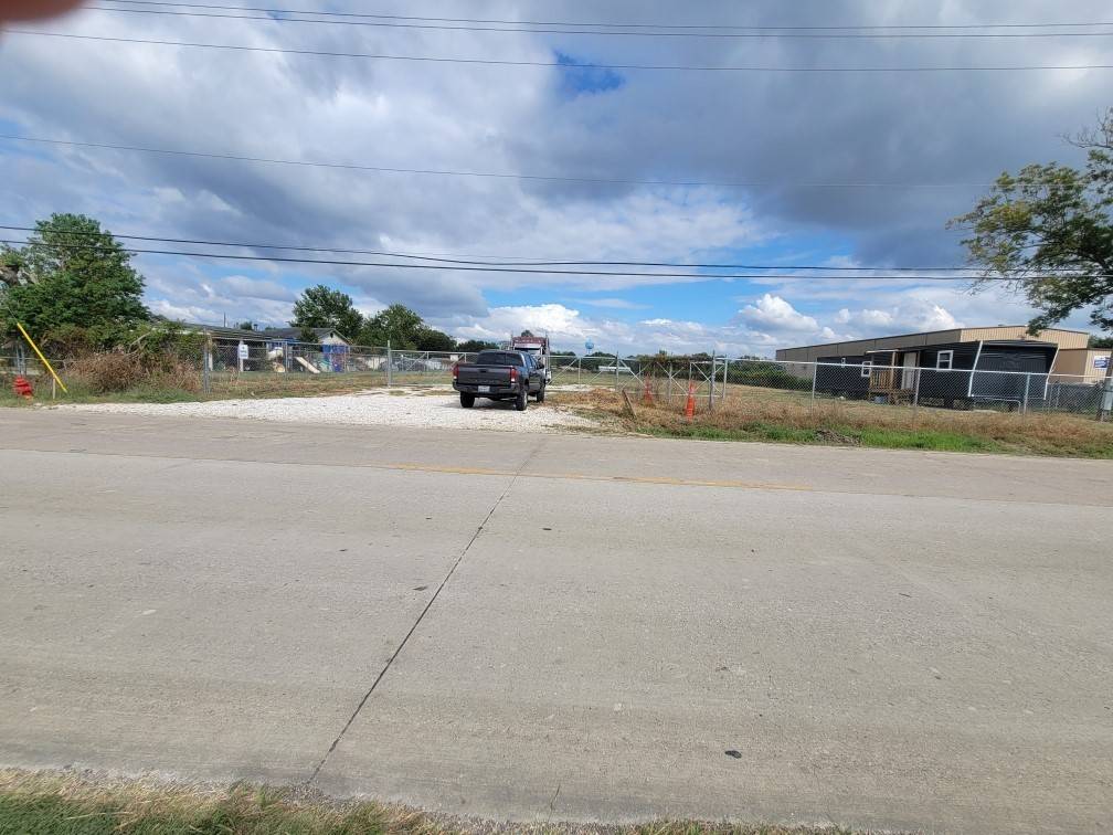 6410 Wade RD, Baytown, TX 77521