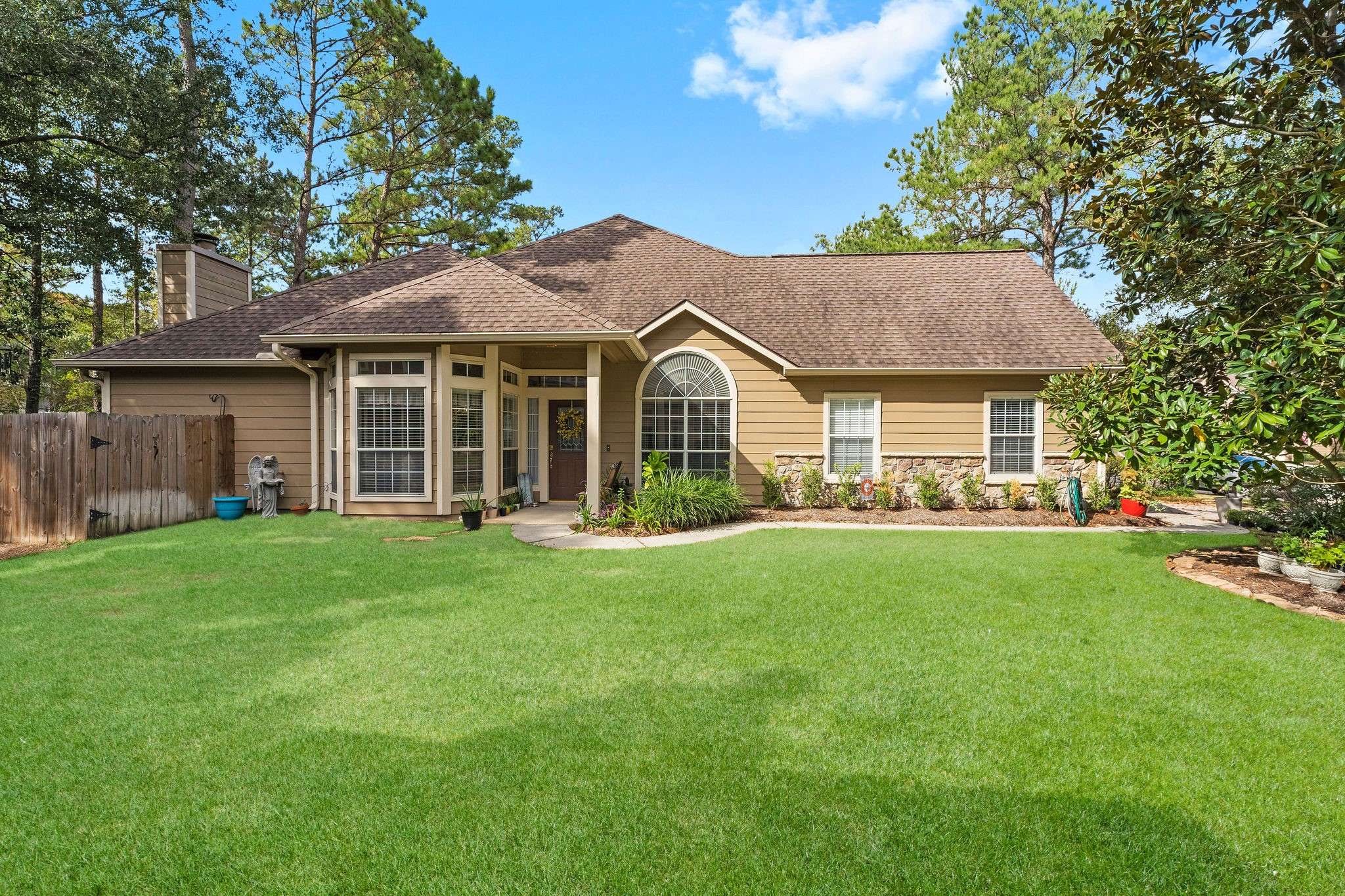 23 Harvest Wind PL,  The Woodlands,  TX 77382