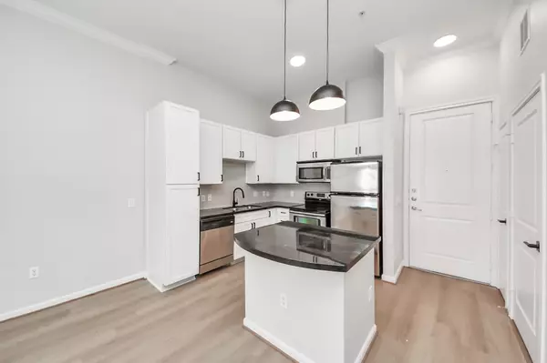 Houston, TX 77057,6363 San Felipe ST #458