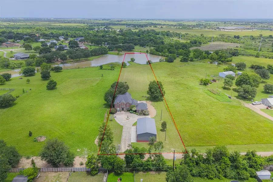 2058 Sally Gail LN, Sealy, TX 77474