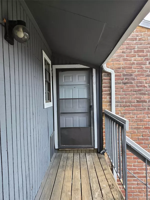 Houston, TX 77036,9550 Deering DR #310