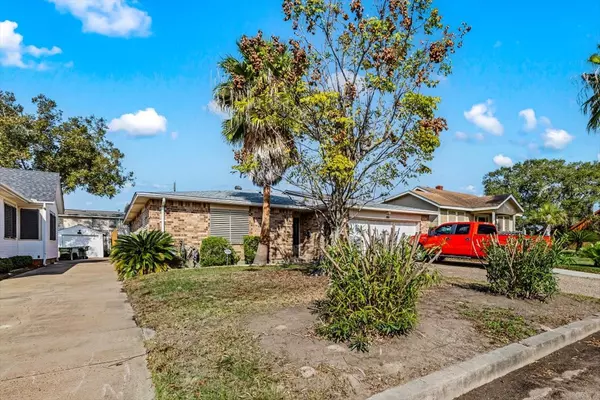 5206 Avenue P 1/2, Galveston, TX 77551