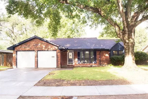 2309 Cedar ST, Pearland, TX 77581