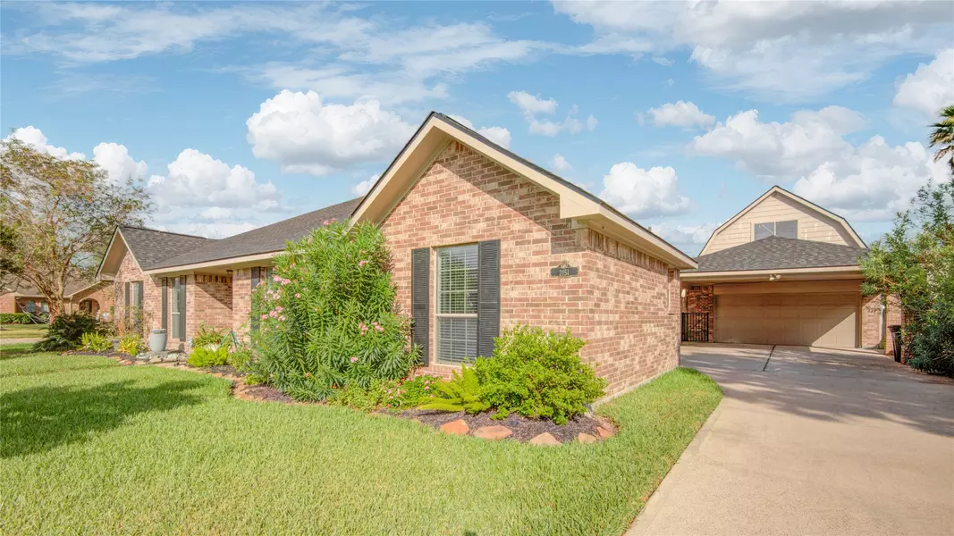 2151 Navajo PASS, League City, TX 77573