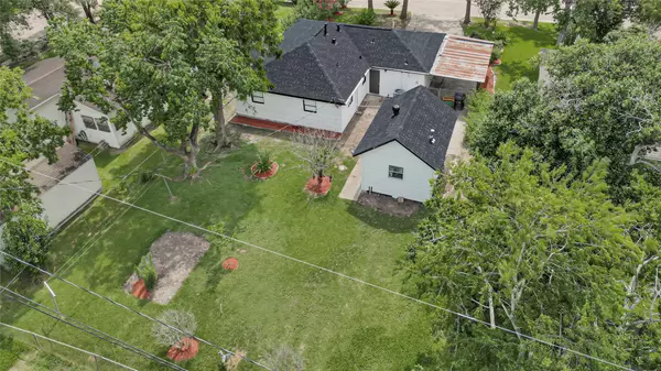 13915 Nitida ST, Houston, TX 77045