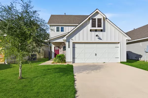 115 Austin RD, Angleton, TX 77515