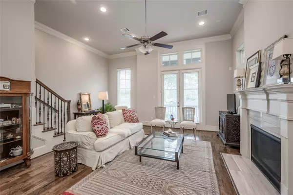 Houston, TX 77008,266 E 28th ST