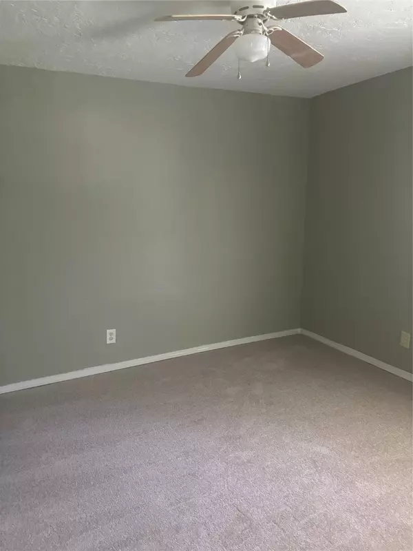 Houston, TX 77033,4830 Van Fleet ST