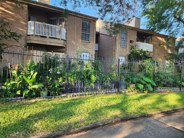 Houston, TX 77036,10211 Sugar Branch DR #465