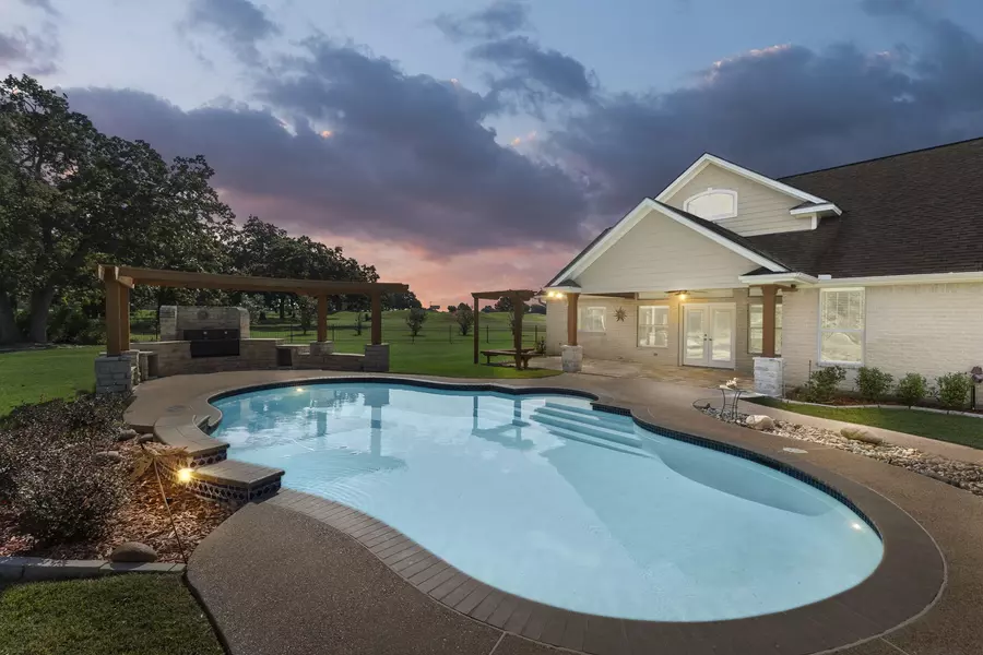 416 Legendary Oaks BLVD, Hempstead, TX 77445