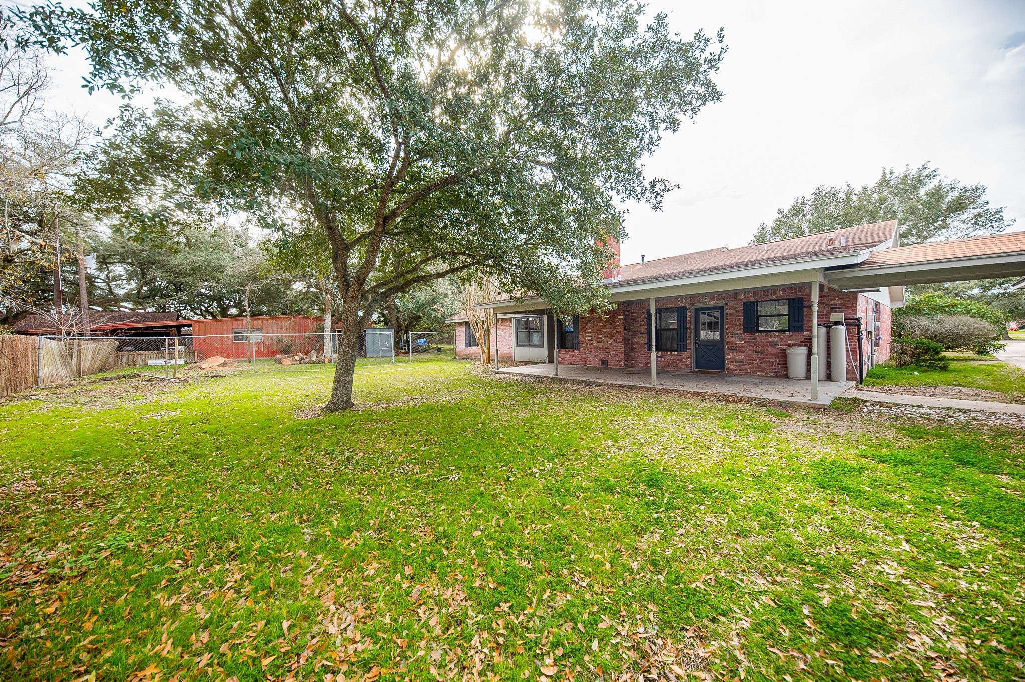 Louise, TX 77455,413 S Lavaca