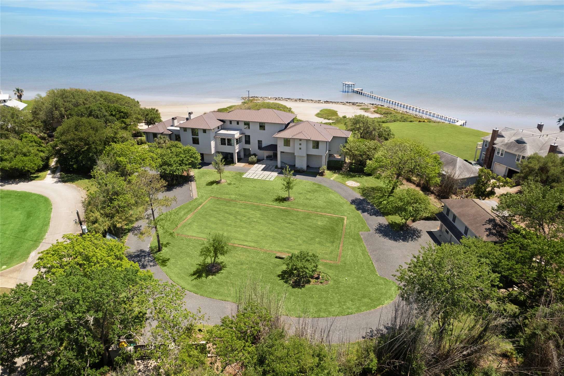 633 Quintana Roo PL, Seabrook, TX 77586