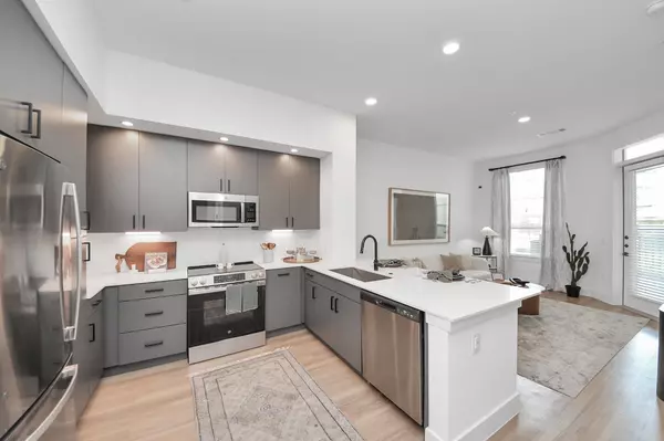 Houston, TX 77079,15635 Memorial DR #452