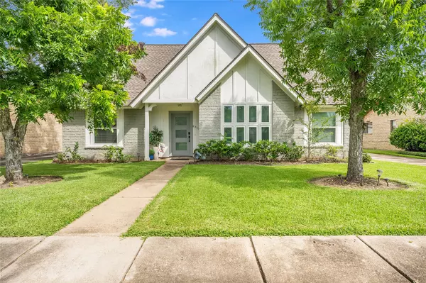 2815 Field Line DR,  Sugar Land,  TX 77479
