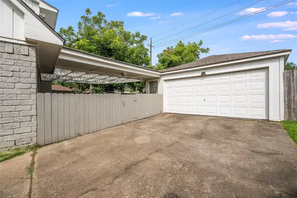 Sugar Land, TX 77479,2815 Field Line DR