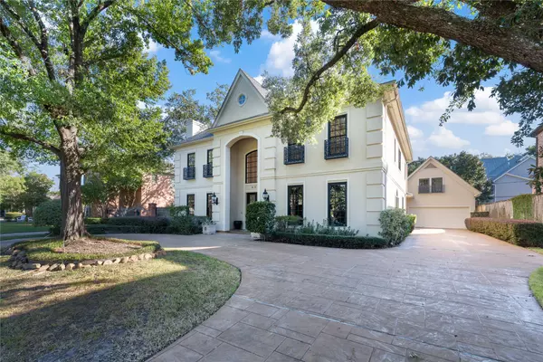 4033 Piping Rock LN, Houston, TX 77027
