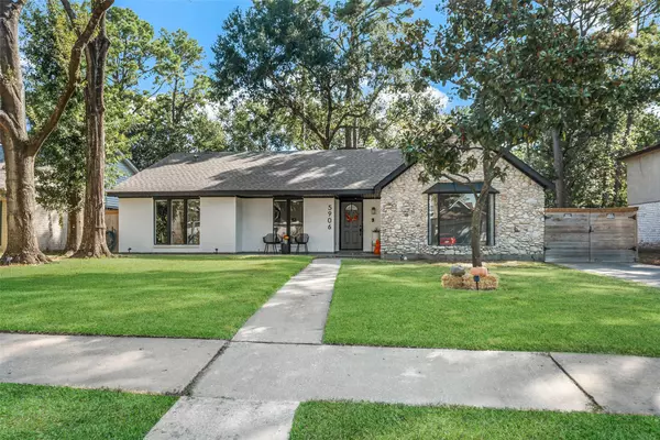 Houston, TX 77088,5906 Lawn LN