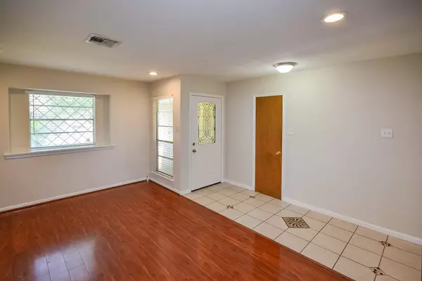 Houston, TX 77036,8407 Edgemoor DR