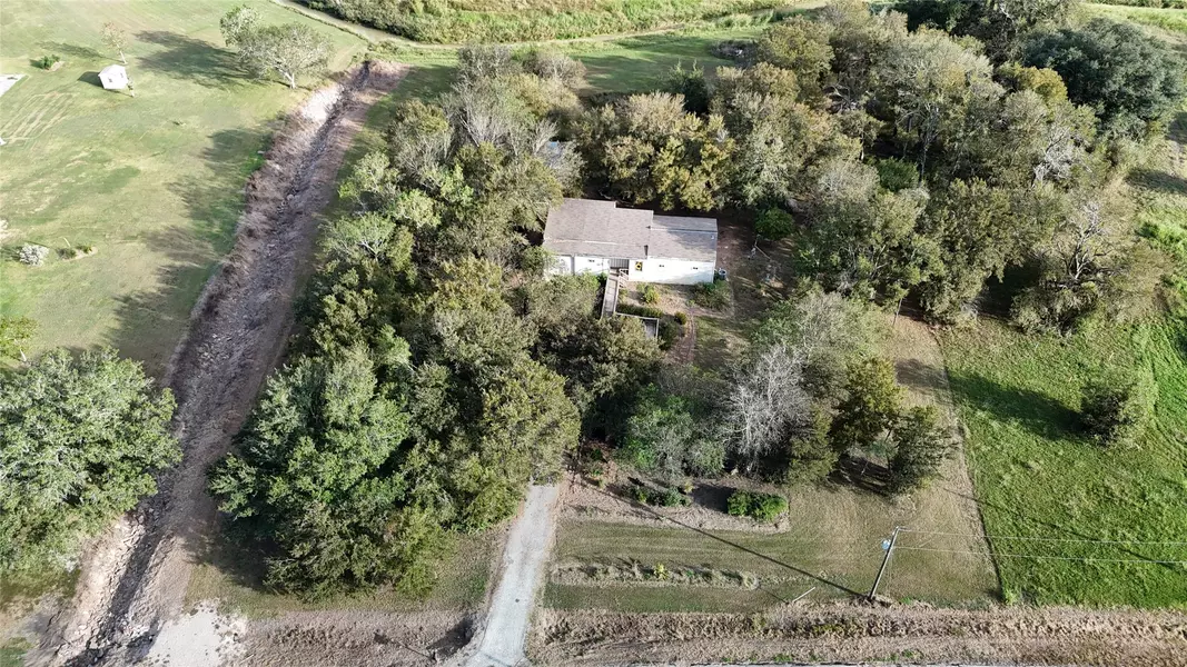 6917 Kari LN, Pleak, TX 77469