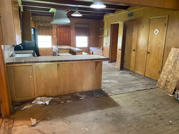 Baytown, TX 77520,14 E Cleveland ST