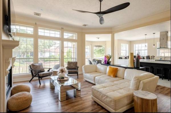 20522 Riverside Pines DR, Houston, TX 77346