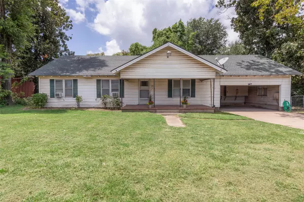 Jewett, TX 75846,518 N Main ST