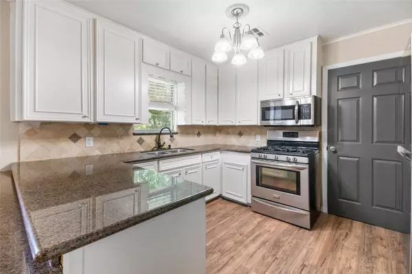 Clute, TX 77531,324 Hargett Street