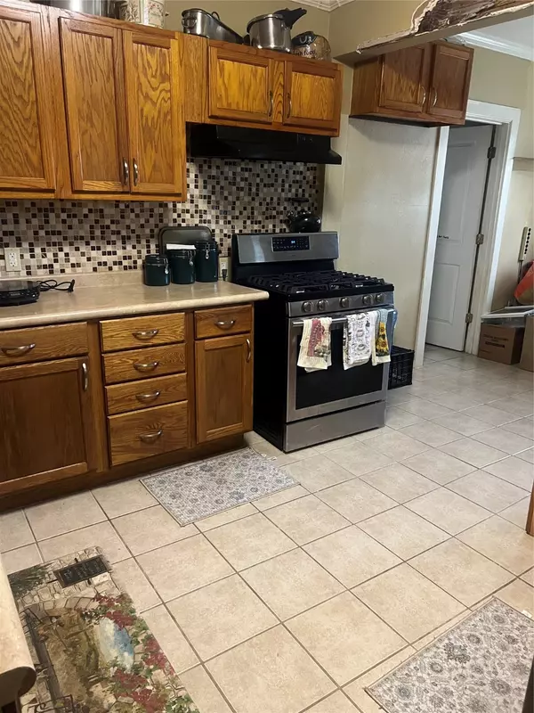 Baytown, TX 77520,400 W Republic AVE