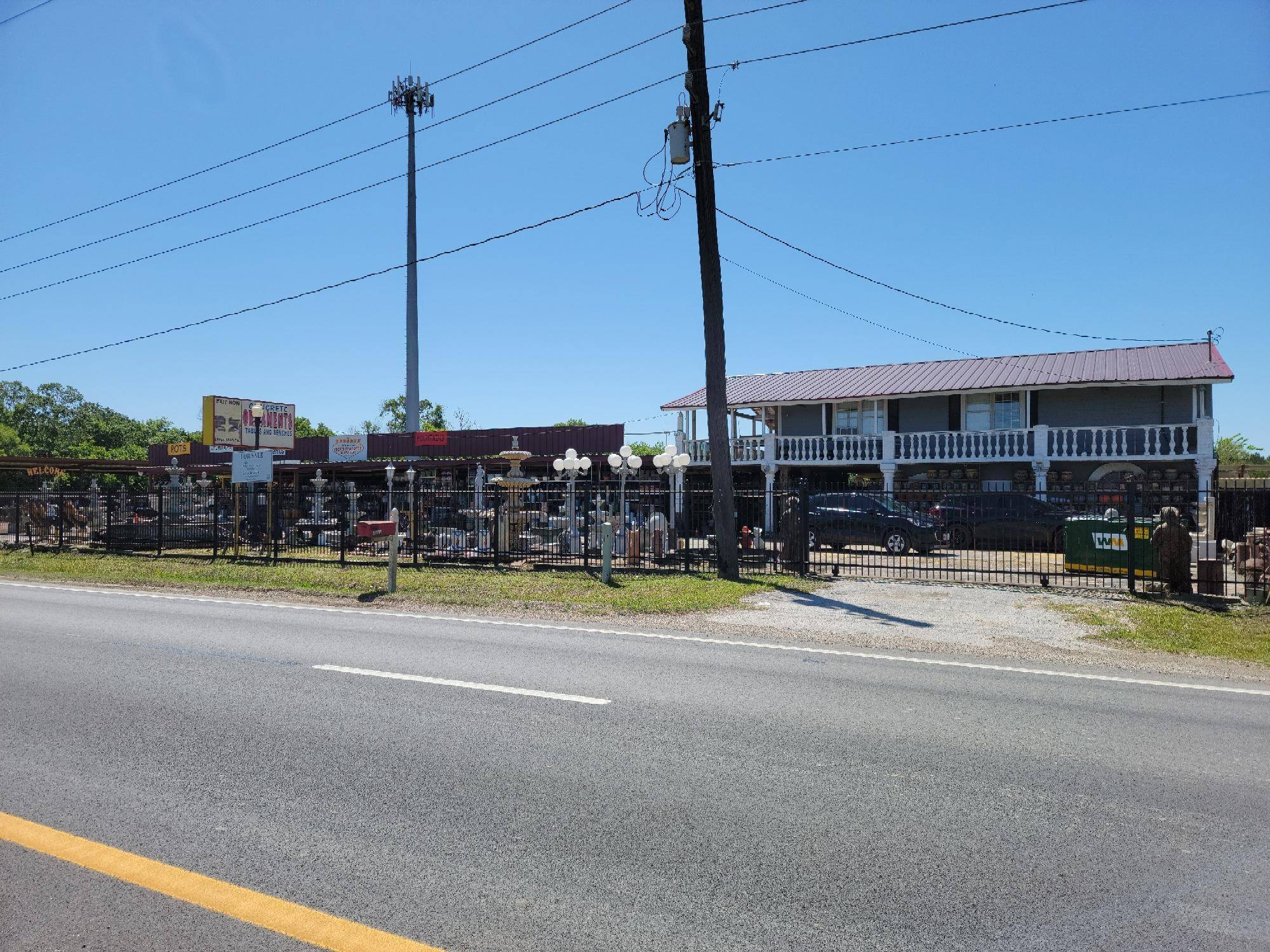 3516 East FWY,  Baytown,  TX 77521