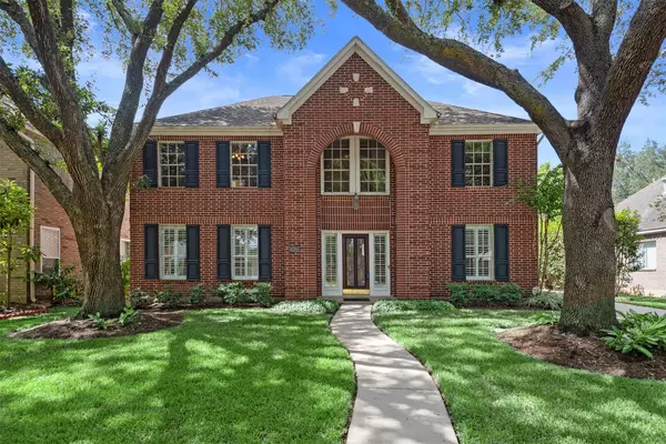 1307 N Medio River CIR, Sugar Land, TX 77478