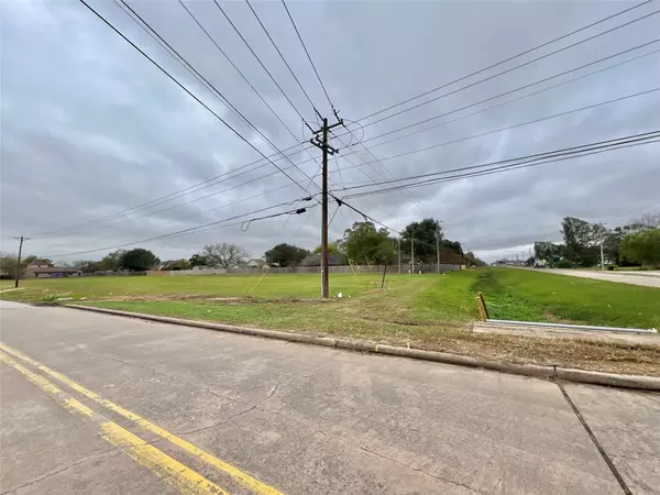 Angleton, TX 77515,0 N Valderas