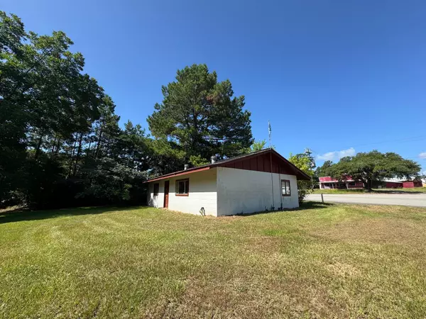 304 N Wheeler RD, Colmesneil, TX 75938