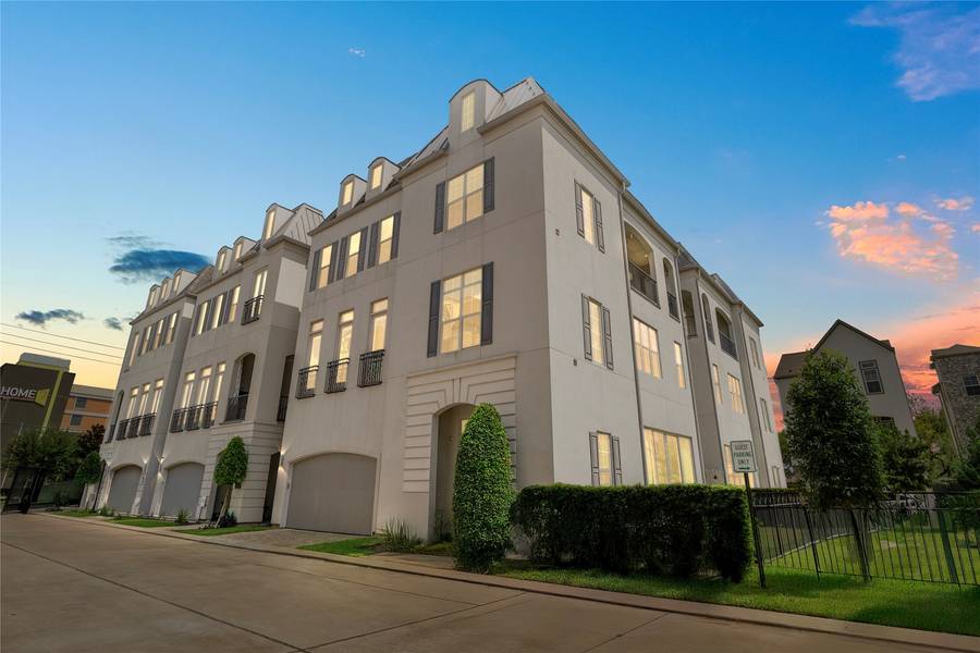 11107 Savannah Oaks LN, Houston, TX 77043